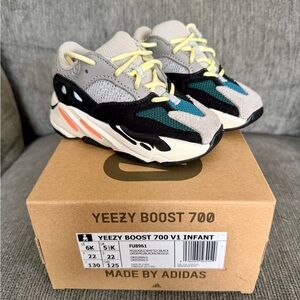 Kids Yeezy Boost 700 v1 Wave Runner - Size 6K
